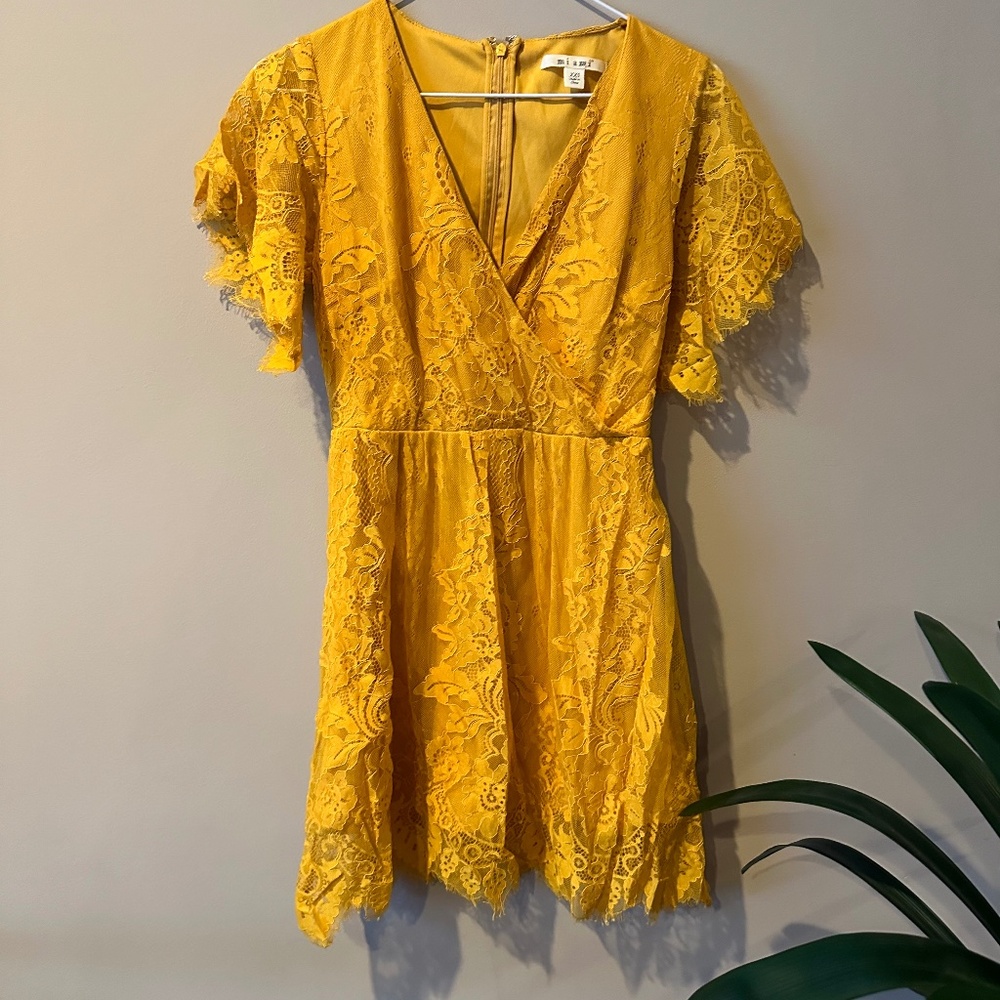 Beautiful lace yellow dress